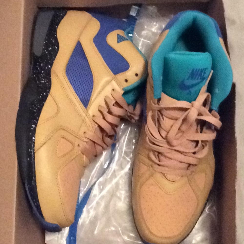 Nike Air Escape